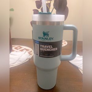 NWT Stanley Seafoam 40 oz OG! Hard to find